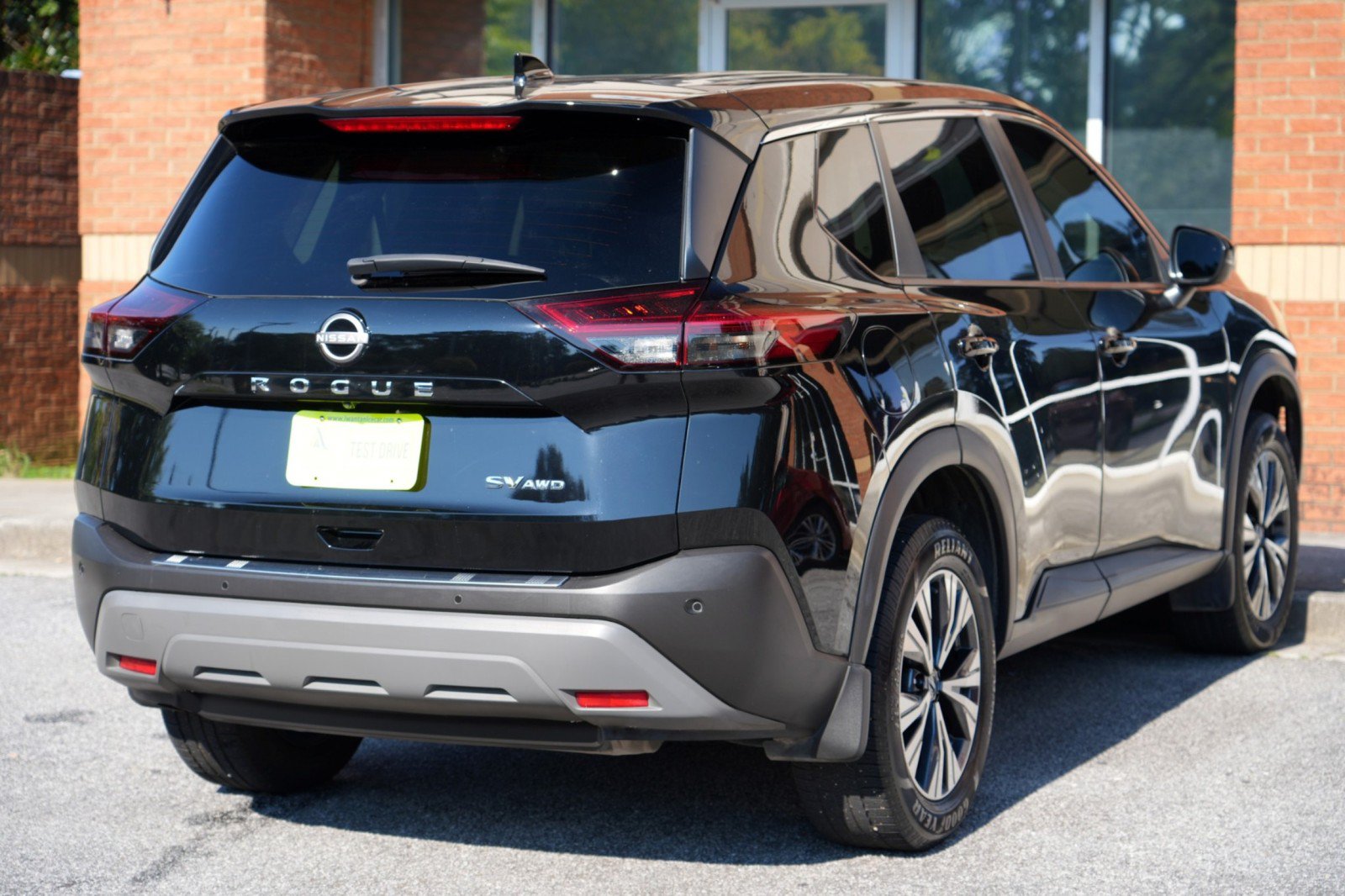 Used 2022 Nissan Rogue SV AWD/4WD image 46