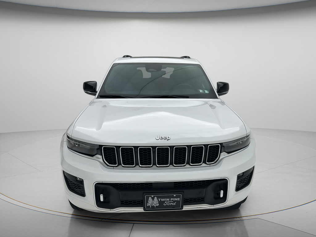 Used 2023 Jeep Grand Cherokee Overland w/ Luxury Tech Group IV AWD/4WD image 2