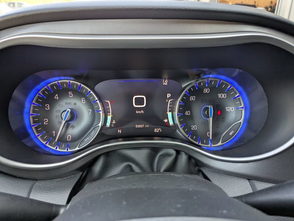 Used 2024 Chrysler Pacifica Touring-L FWD image 21