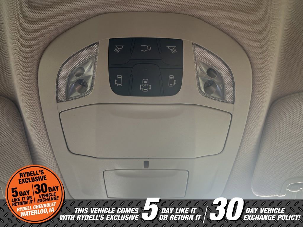 Used 2023 Chrysler Pacifica Touring-L image 34