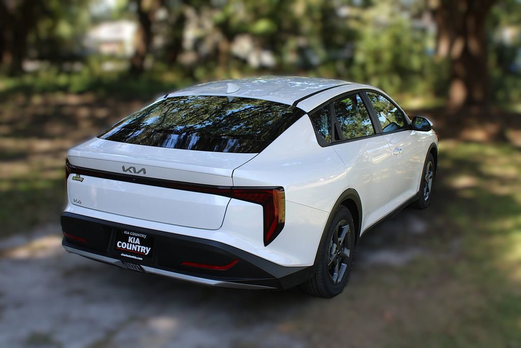New 2025 Kia K4 LXS image 7