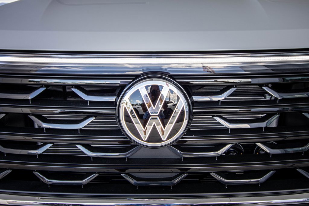 New 2026 Volkswagen Atlas Cross Sport SE image 9