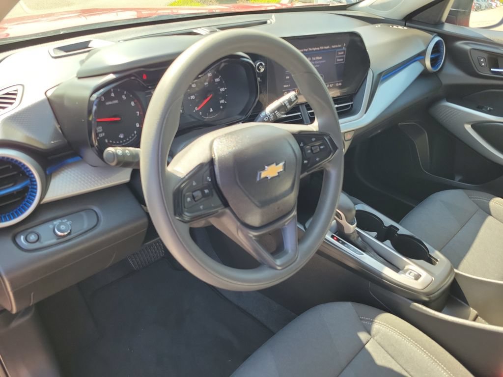 Used 2026 Chevrolet Trax LS FWD image 17