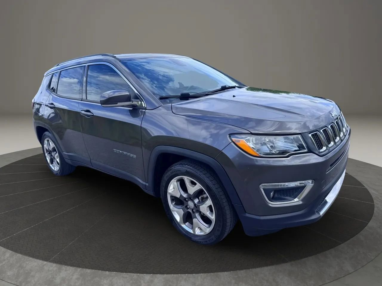 Used 2020 Jeep Compass Limited FWD image 2