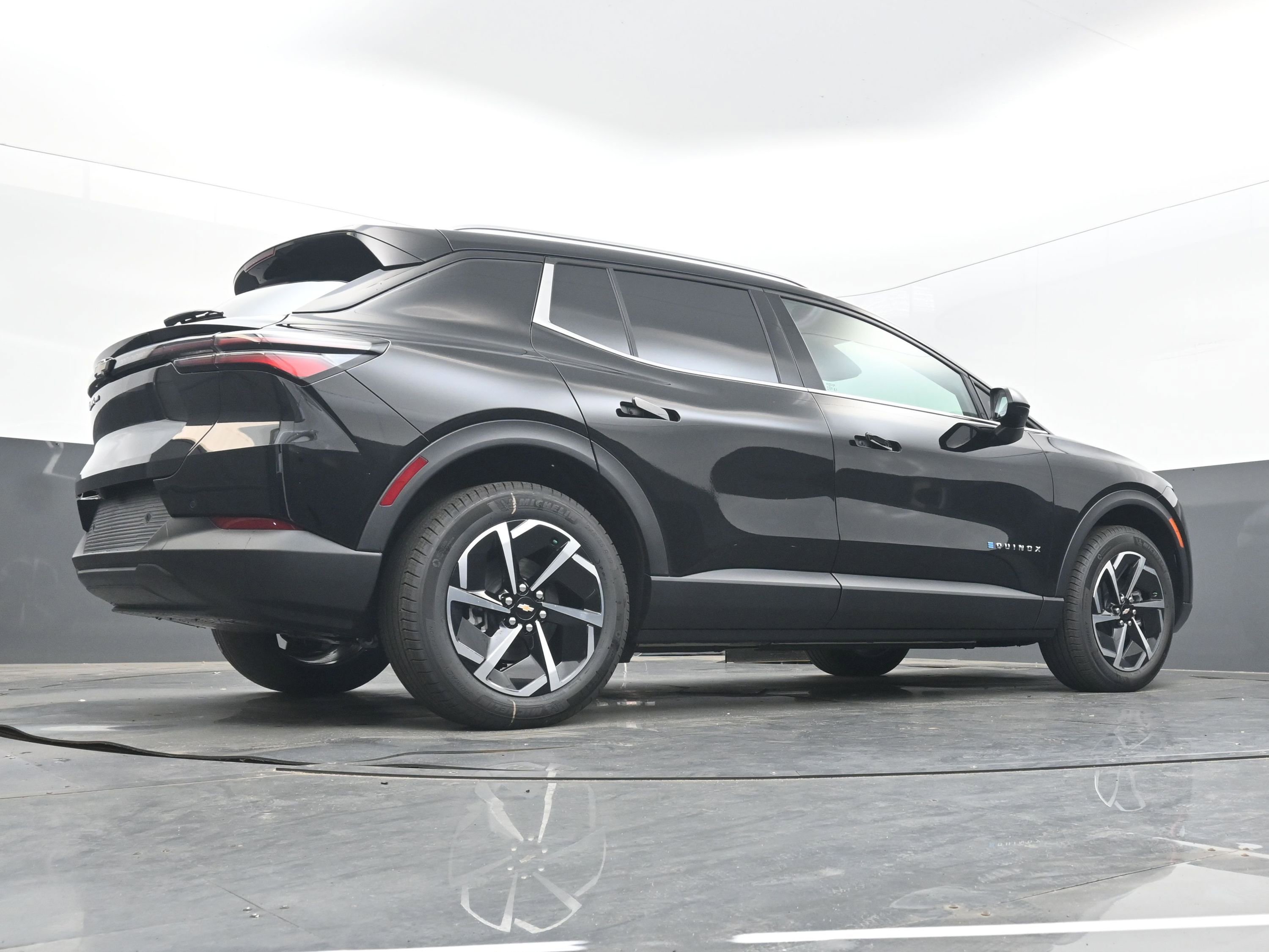 New 2026 Chevrolet Equinox EV LT image 29