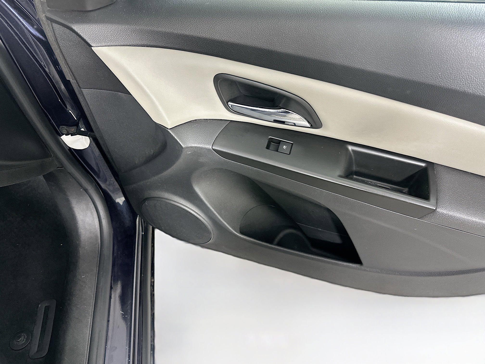 Used 2014 Chevrolet Cruze LS image 29