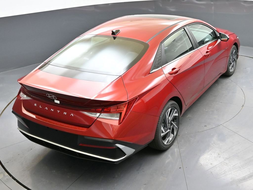 Certified 2025 Hyundai Elantra SEL FWD image 46