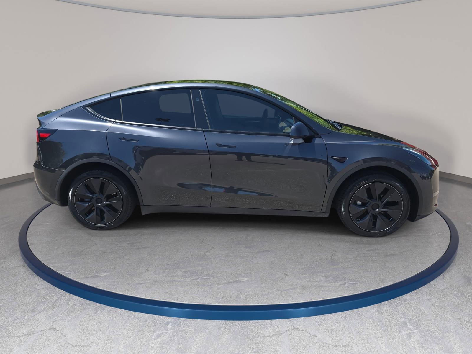 Used 2025 Tesla Model Y Long Range AWD/4WD image 4