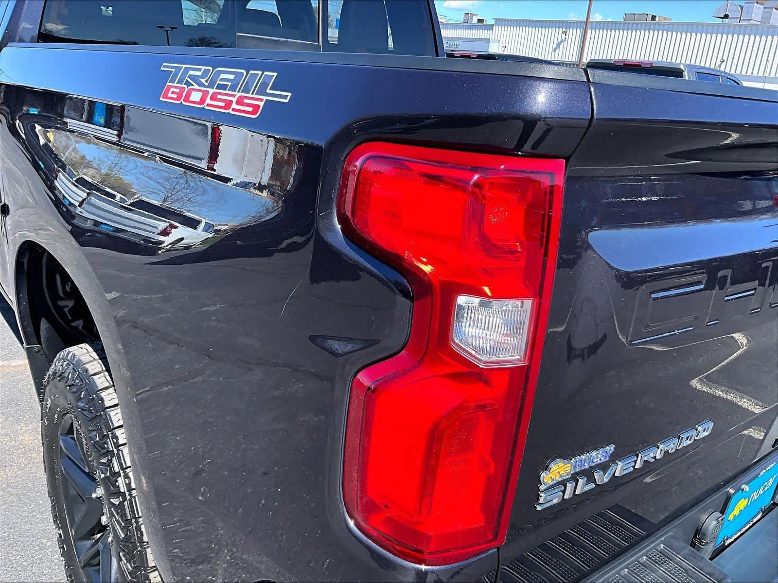 Used 2024 Chevrolet Silverado 1500 LT Trail Boss w/ Convenience Package II AWD/4WD image 34