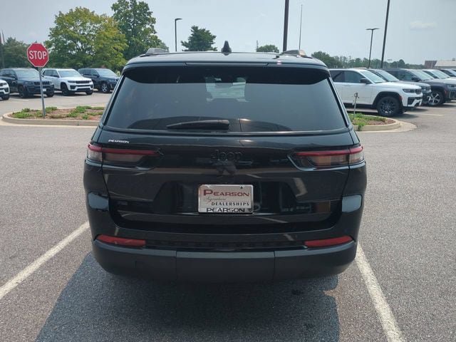 Used 2023 Jeep Grand Cherokee L Laredo AWD/4WD image 5