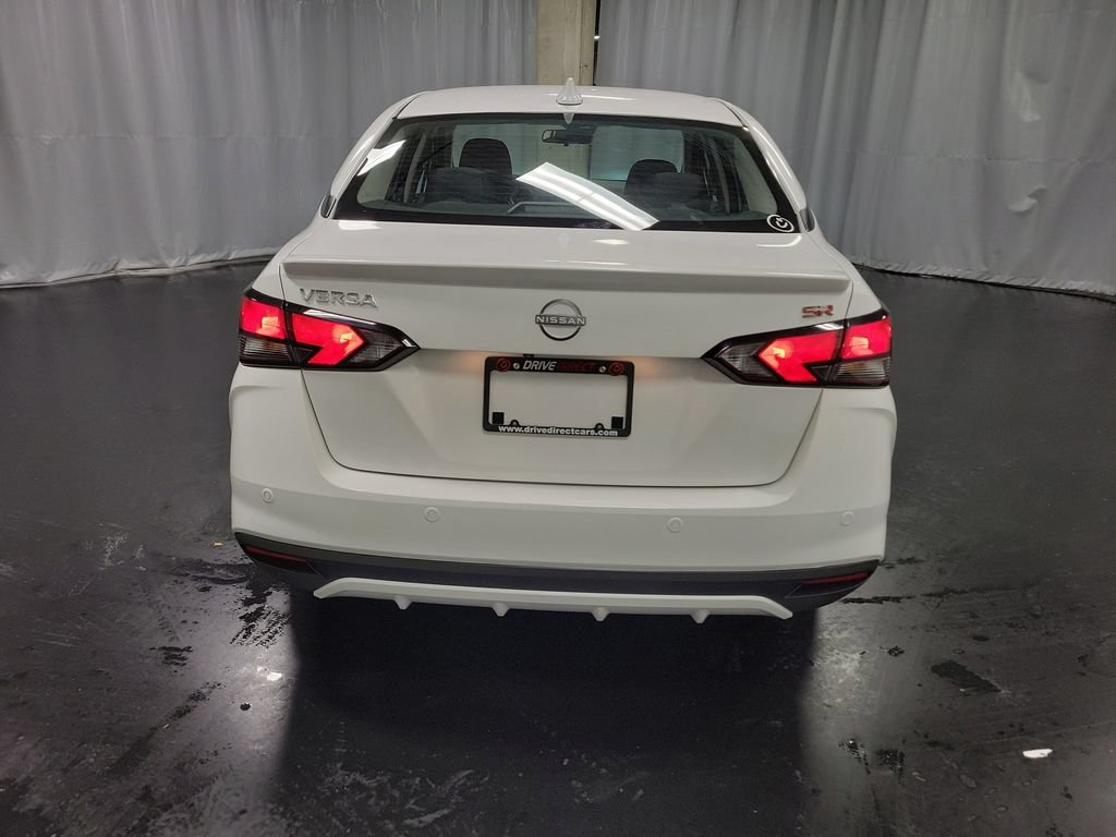 Used 2024 Nissan Versa SR FWD image 7