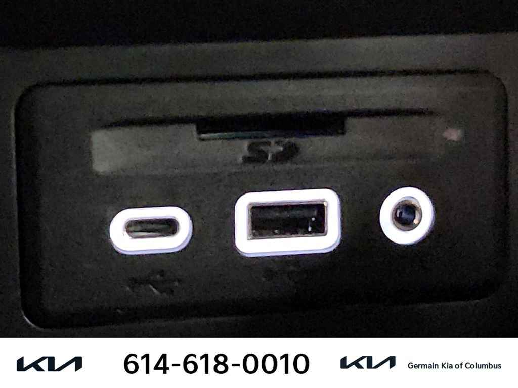 Used 2022 GMC Terrain SLT w/ Tech Package image 29