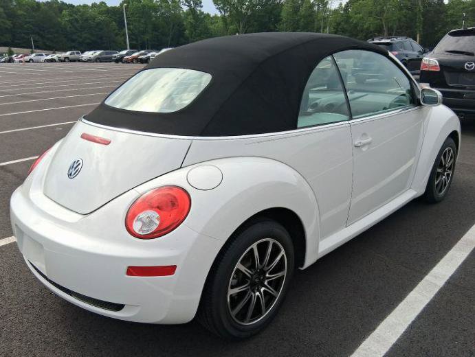 Used 2009 Volkswagen Beetle S FWD image 3
