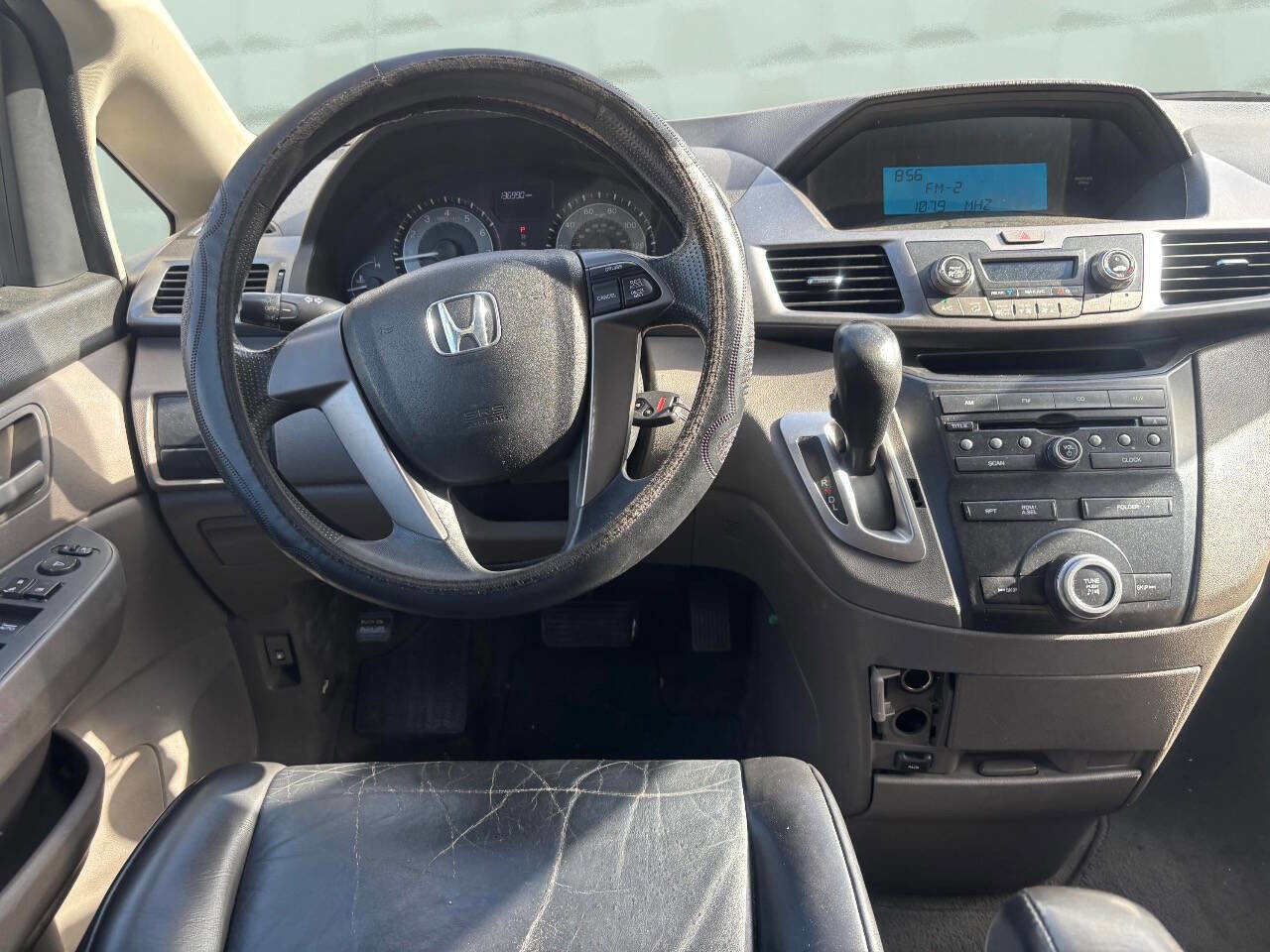 Used 2011 Honda Odyssey LX image 24