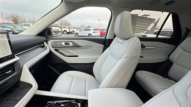 Used 2025 Ford Explorer Platinum w/ Ultimate Package image 26