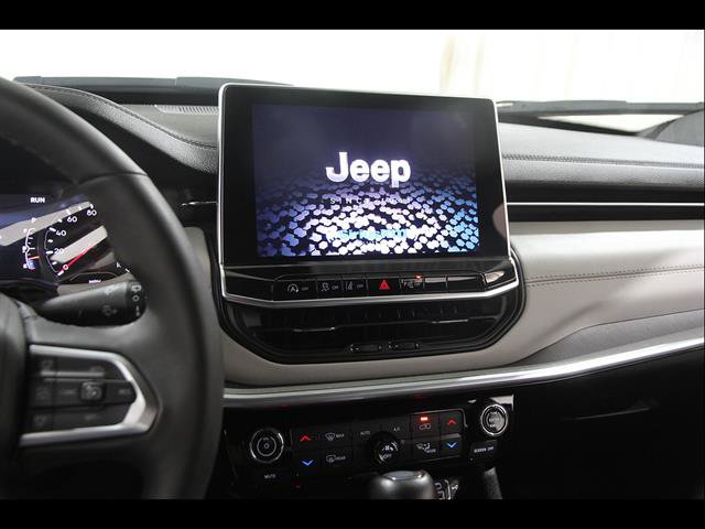 Used 2025 Jeep Compass Limited AWD/4WD image 9
