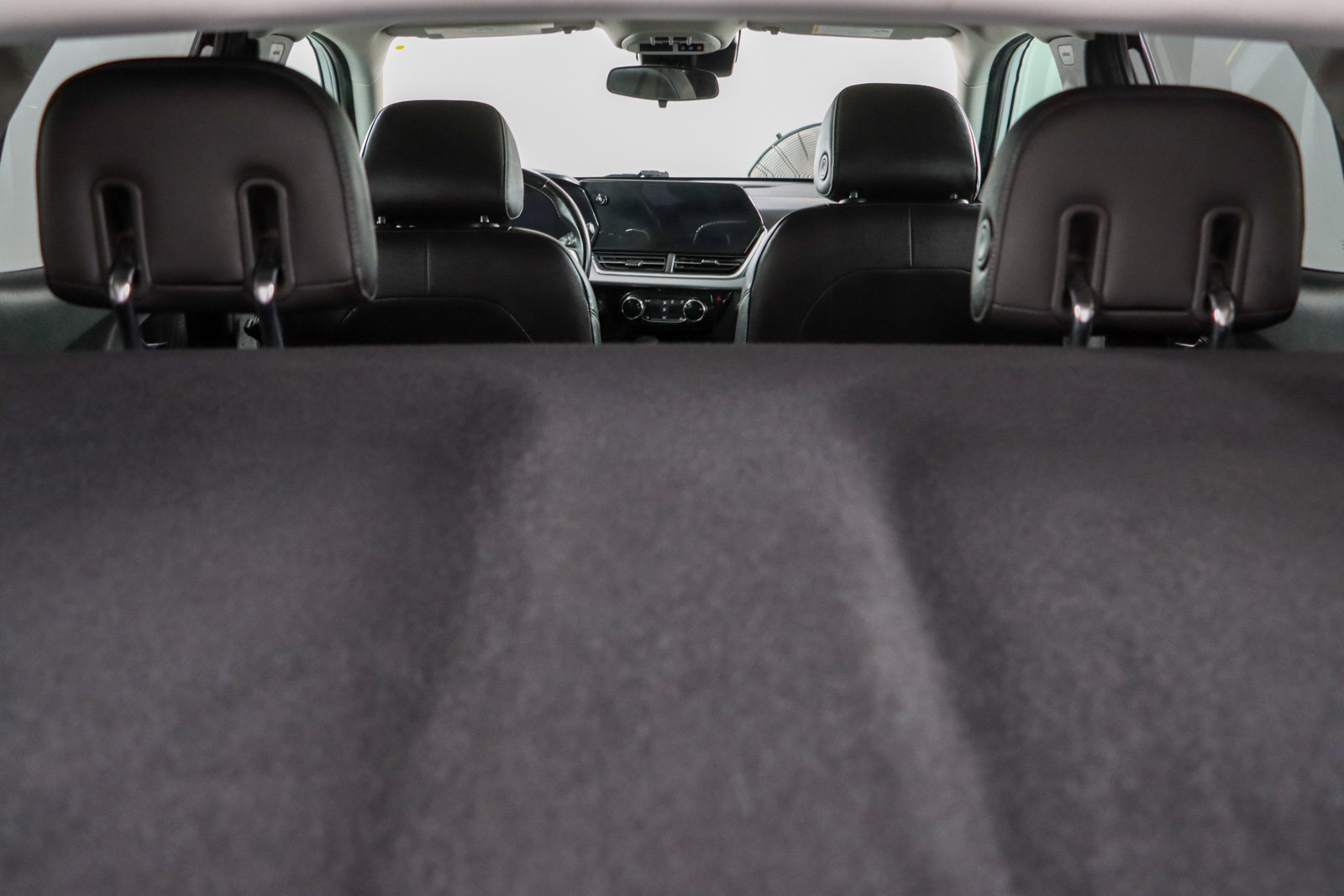 Used 2024 Chevrolet Trax LT w/ Sunroof Package FWD image 28