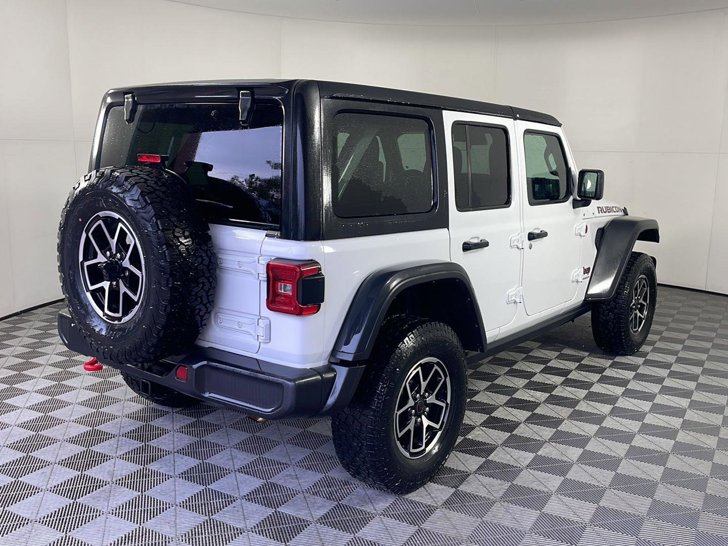 Used 2024 Jeep Wrangler Unlimited Rubicon image 7