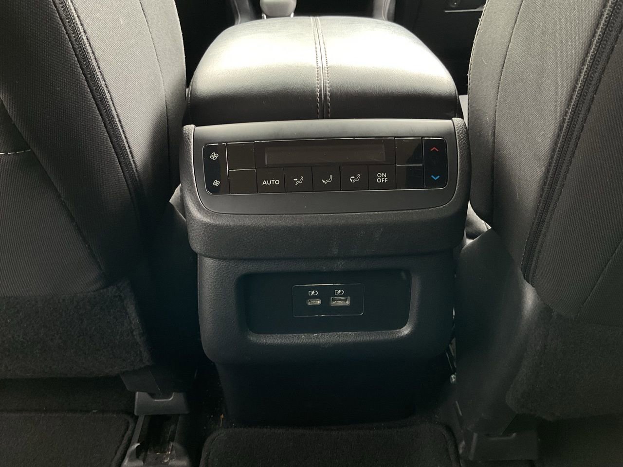 Used 2025 Nissan Pathfinder SV image 20