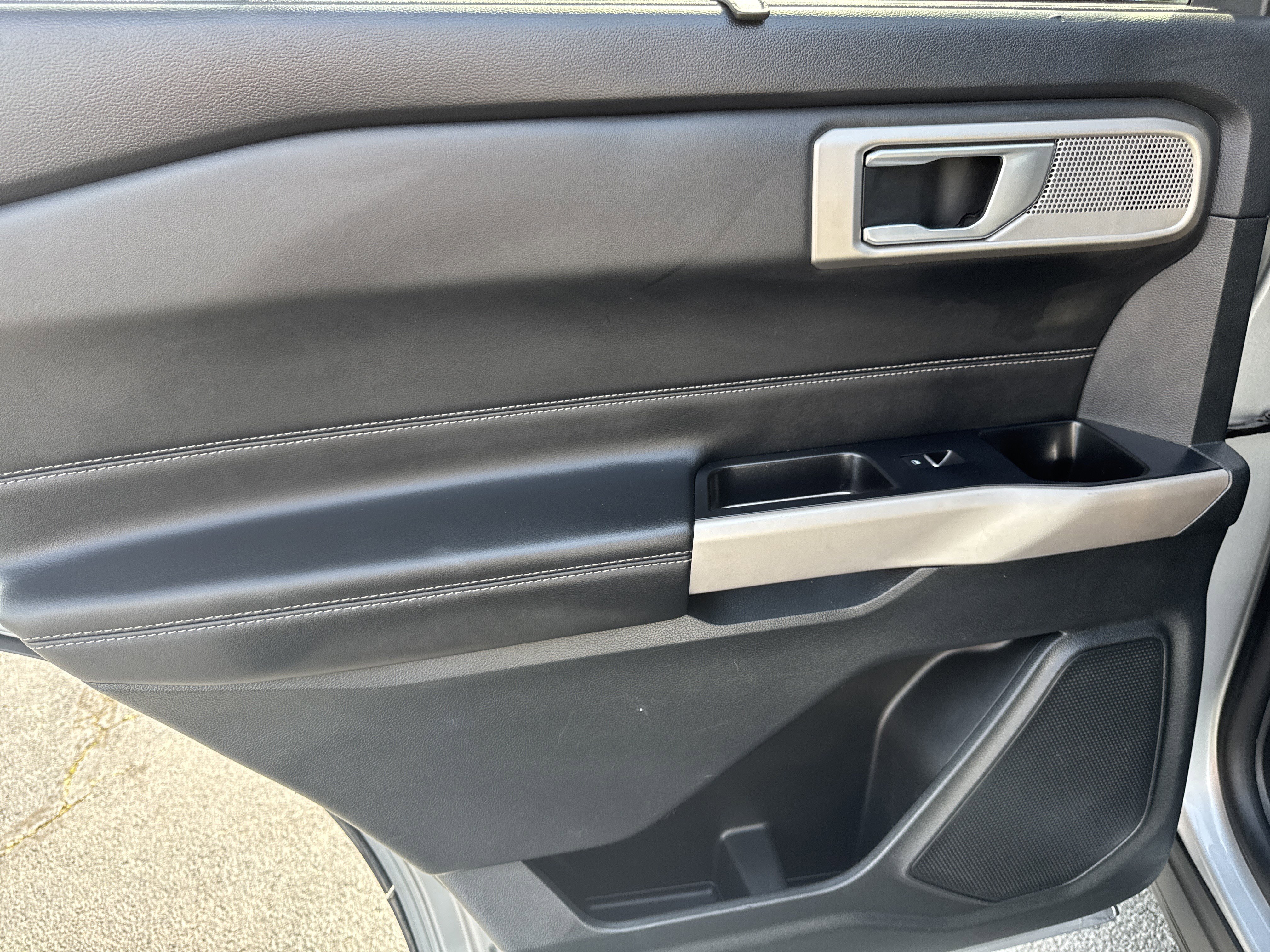 Certified 2023 Ford Explorer Limited RWD image 25
