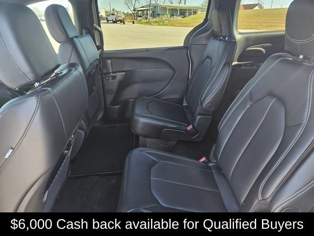 New 2026 Chrysler Pacifica Select FWD image 26