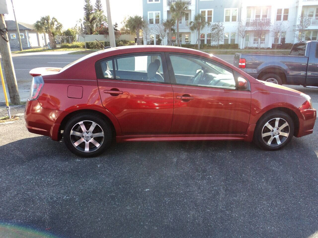 Used 2011 Nissan Sentra 2.0 SR w/ Special Edition Pkg image 9