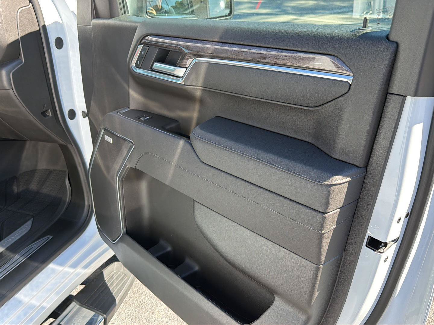 Used 2026 Chevrolet Silverado 1500 LTZ w/ Z71 Off-Road Package AWD/4WD image 15