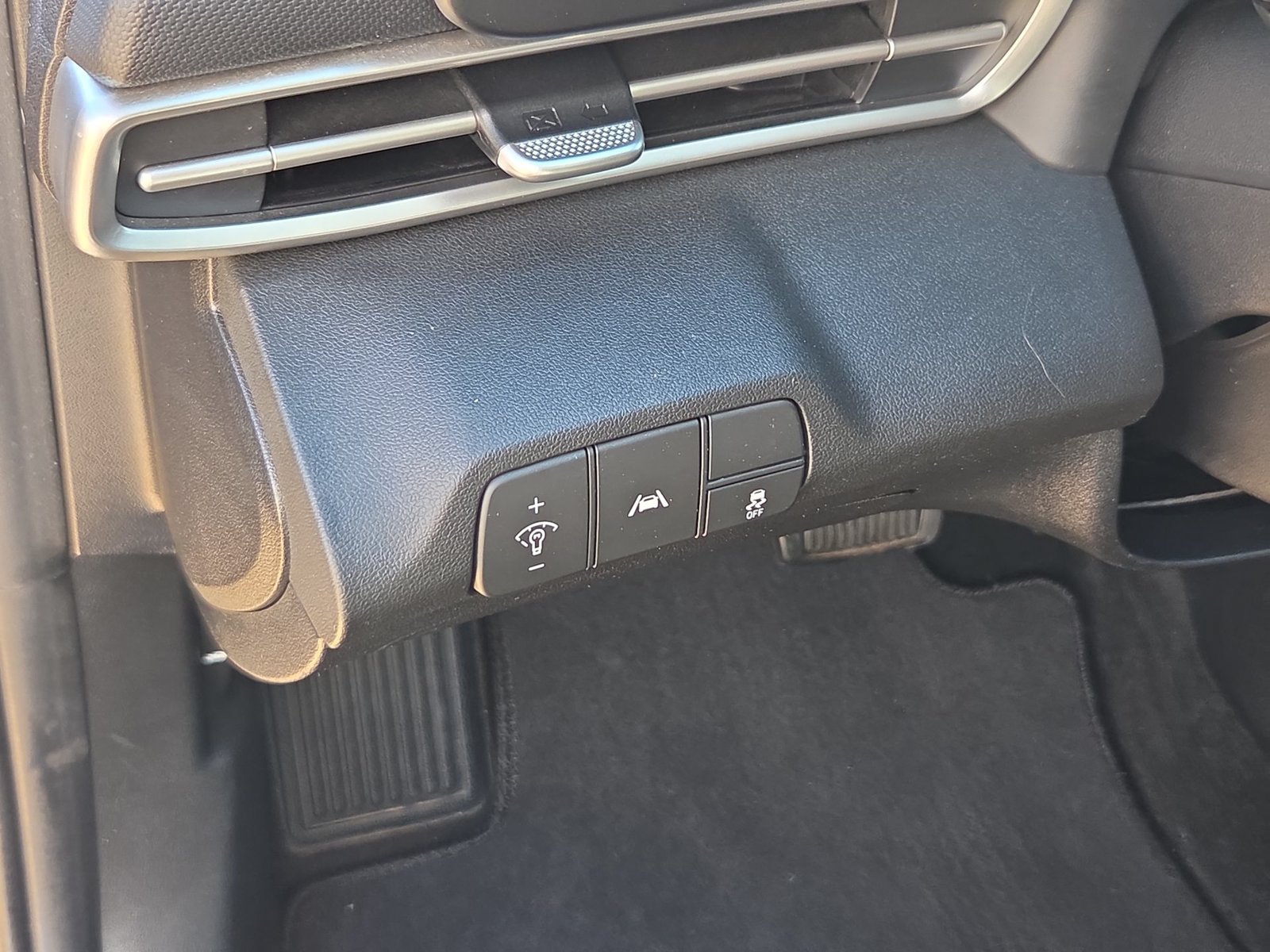 Used 2021 Hyundai Elantra SEL FWD image 17