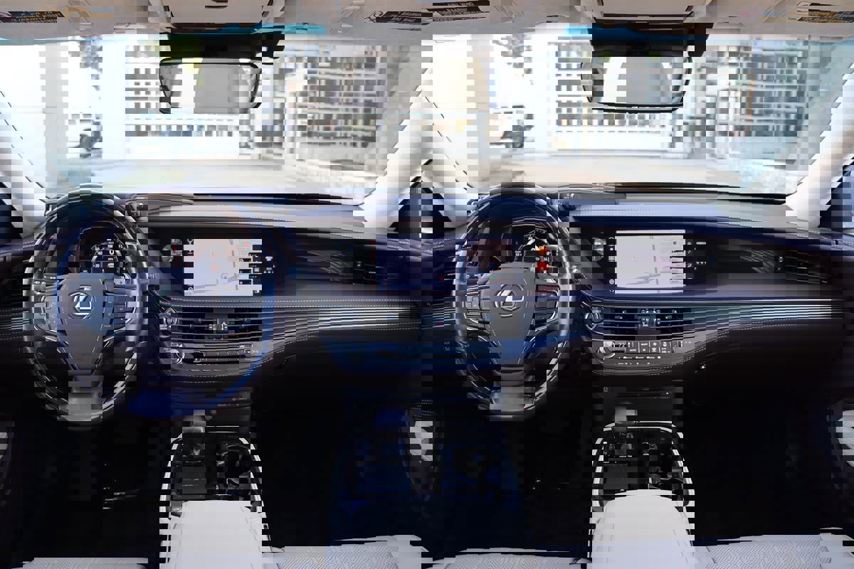 Used 2018 Lexus LS 500 w/ Interior Upgrade Package image 12