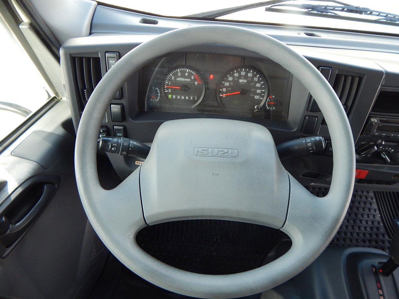 Used 2018 Isuzu NPR image 22