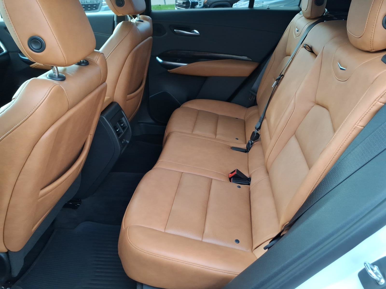 Used 2021 Cadillac XT4 Premium Luxury AWD/4WD image 25