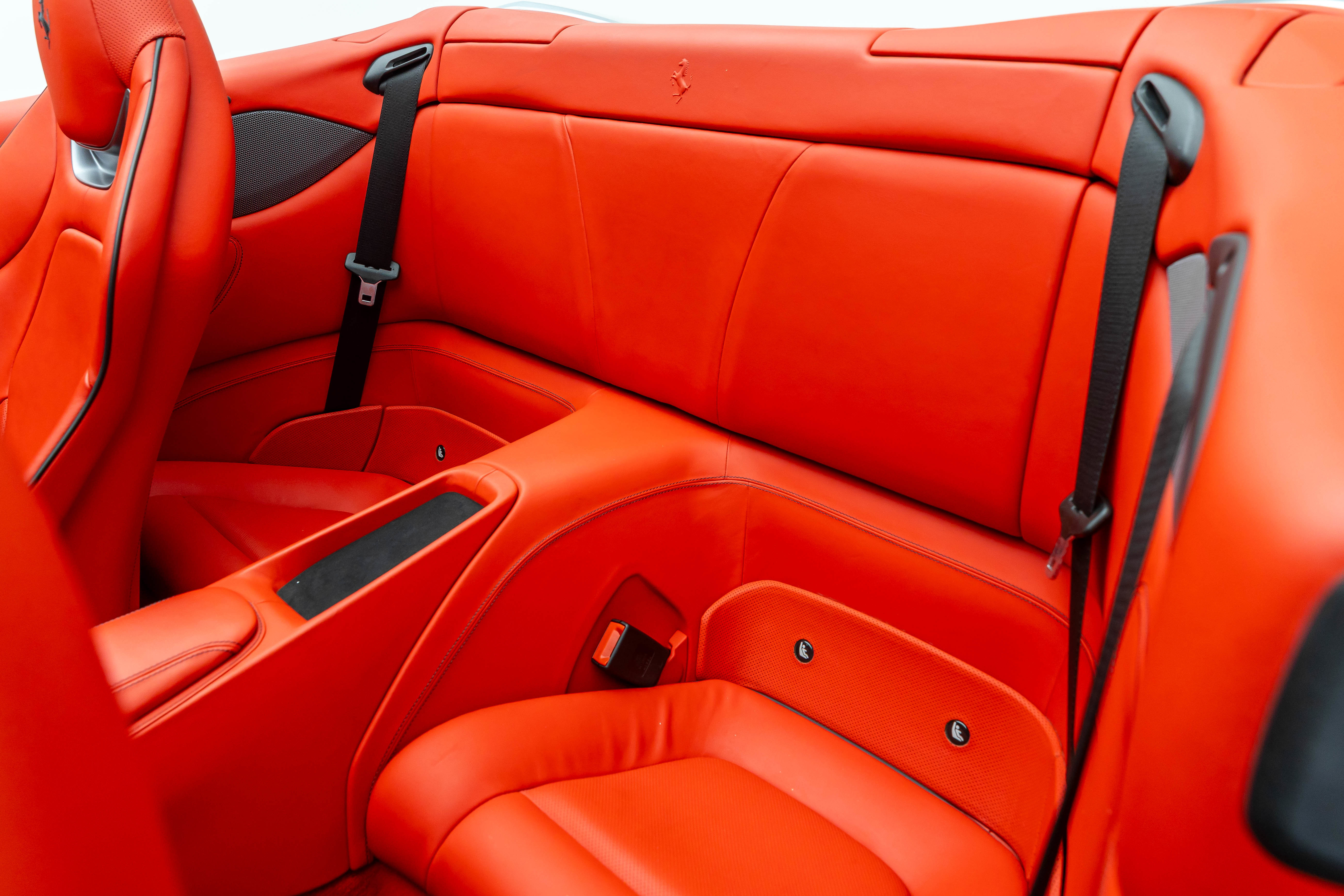 Certified 2019 Ferrari Portofino RWD image 33