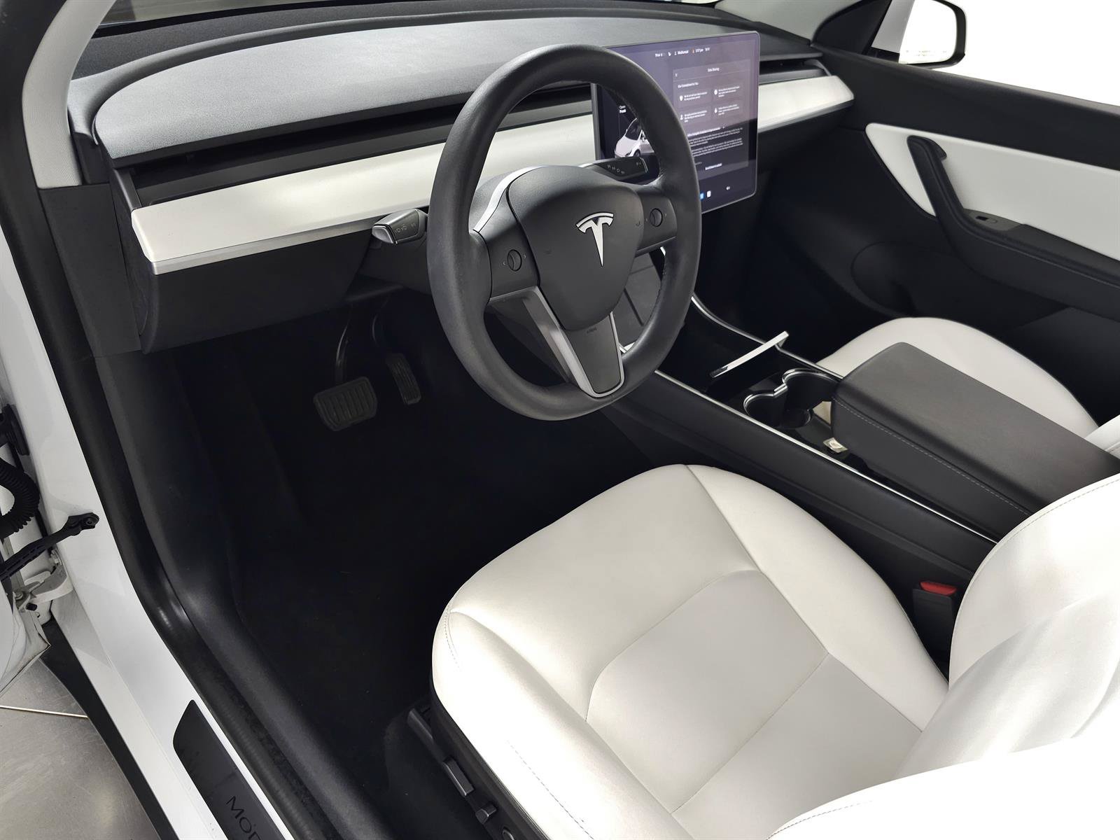 Used 2021 Tesla Model Y Long Range AWD/4WD image 15