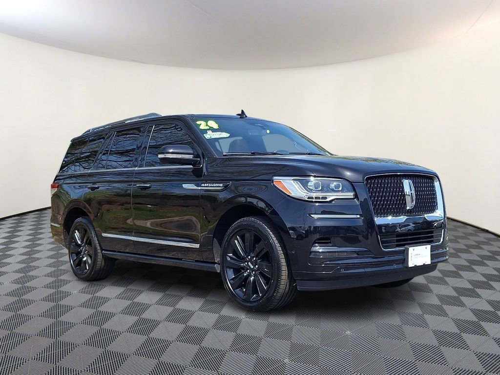 Certified 2024 Lincoln Navigator Reserve AWD/4WD image 1