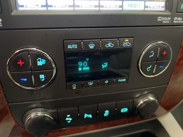 Used 2014 Chevrolet Silverado 2500 LTZ w/ LTZ Plus Package image 32