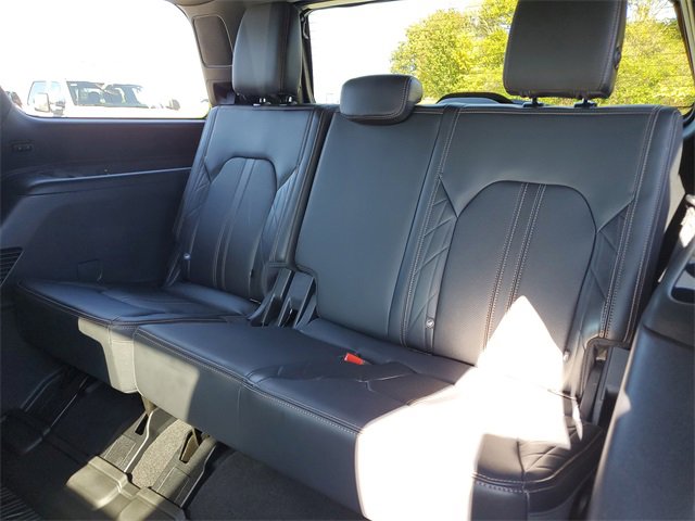 Used 2024 Ford Expedition Platinum image 29
