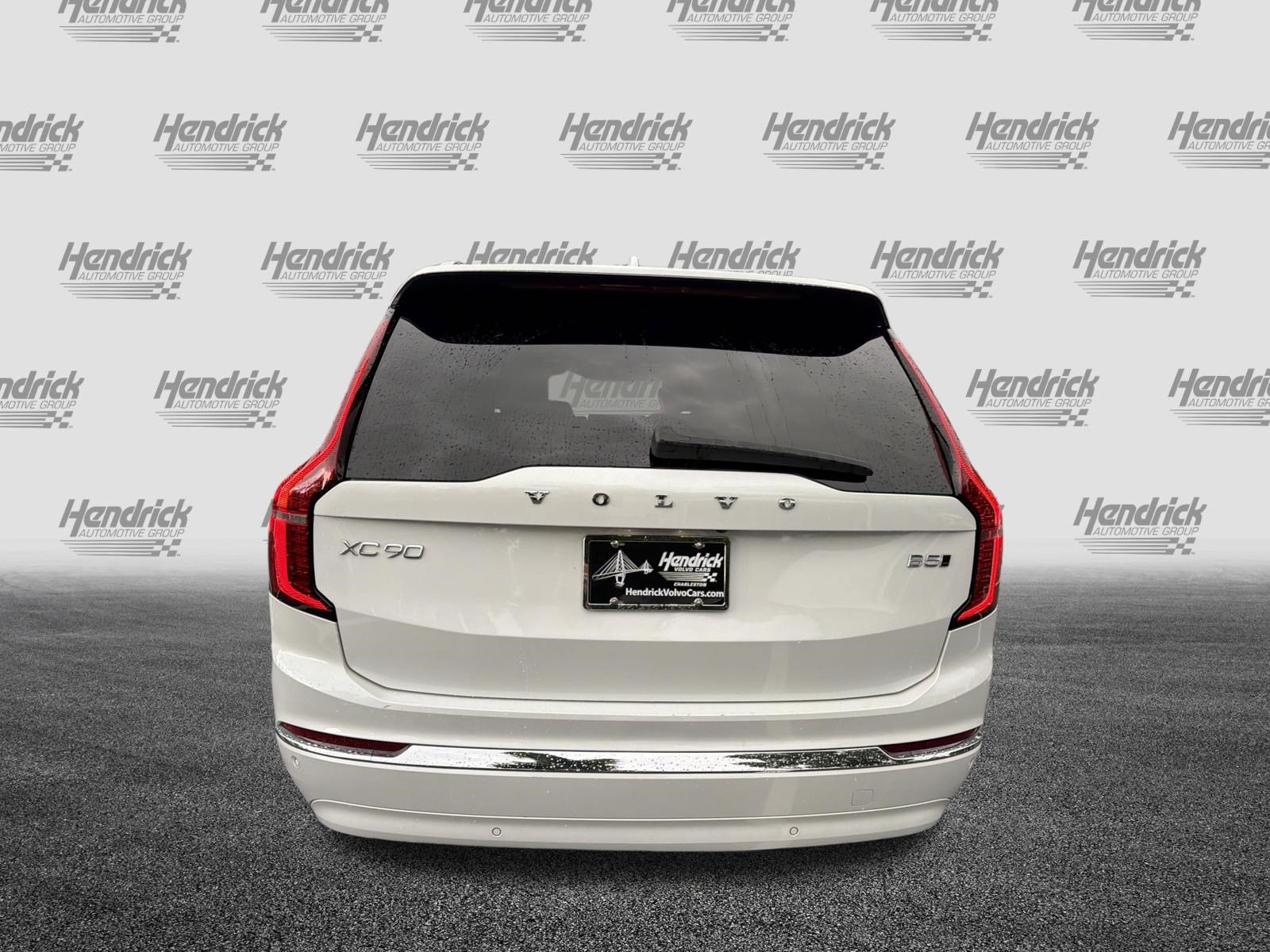 Used 2025 Volvo XC90 B5 Core AWD/4WD image 9