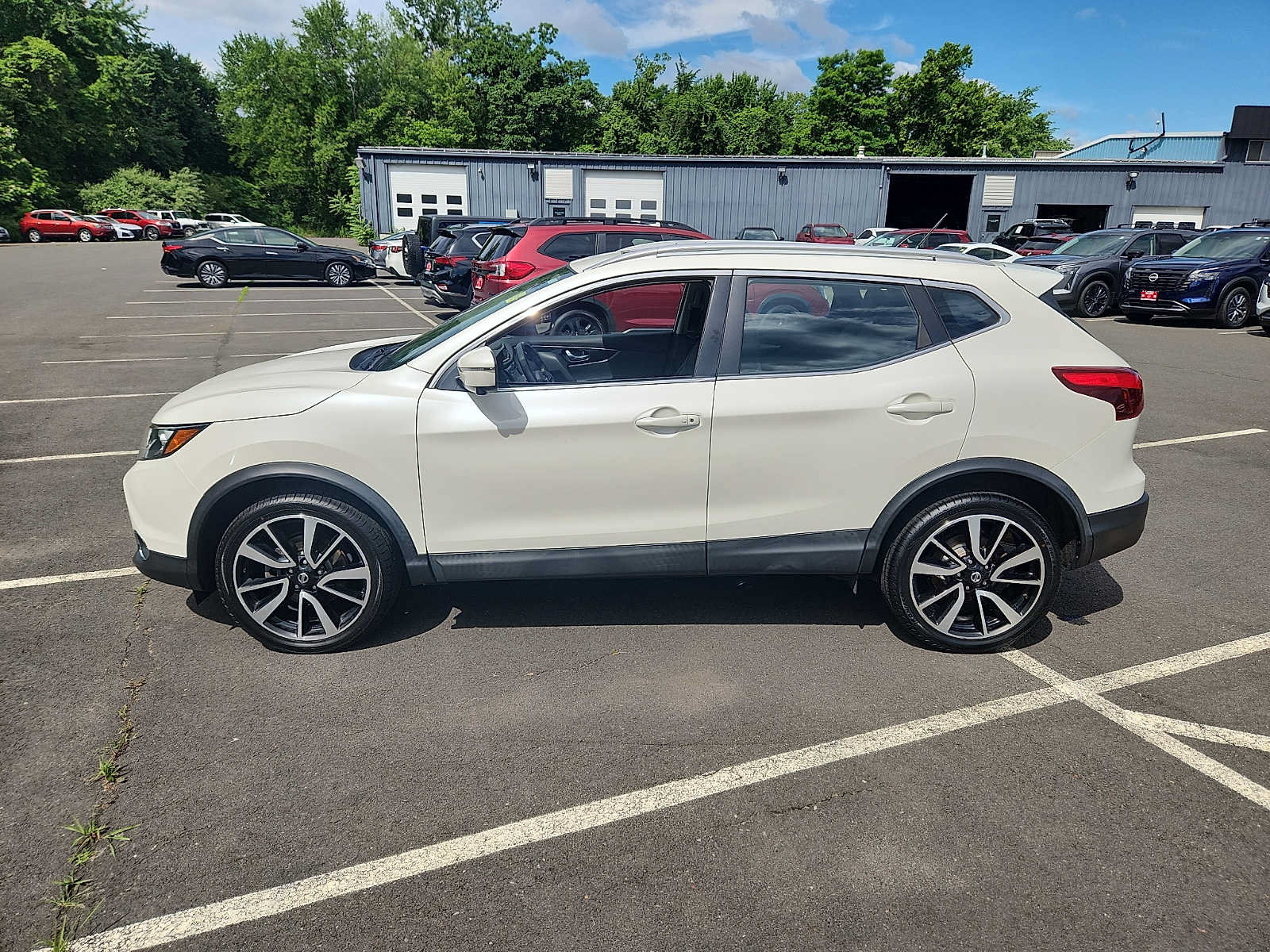 Used 2017 Nissan Rogue Sport SL w/ SL Premium Package AWD/4WD image 7