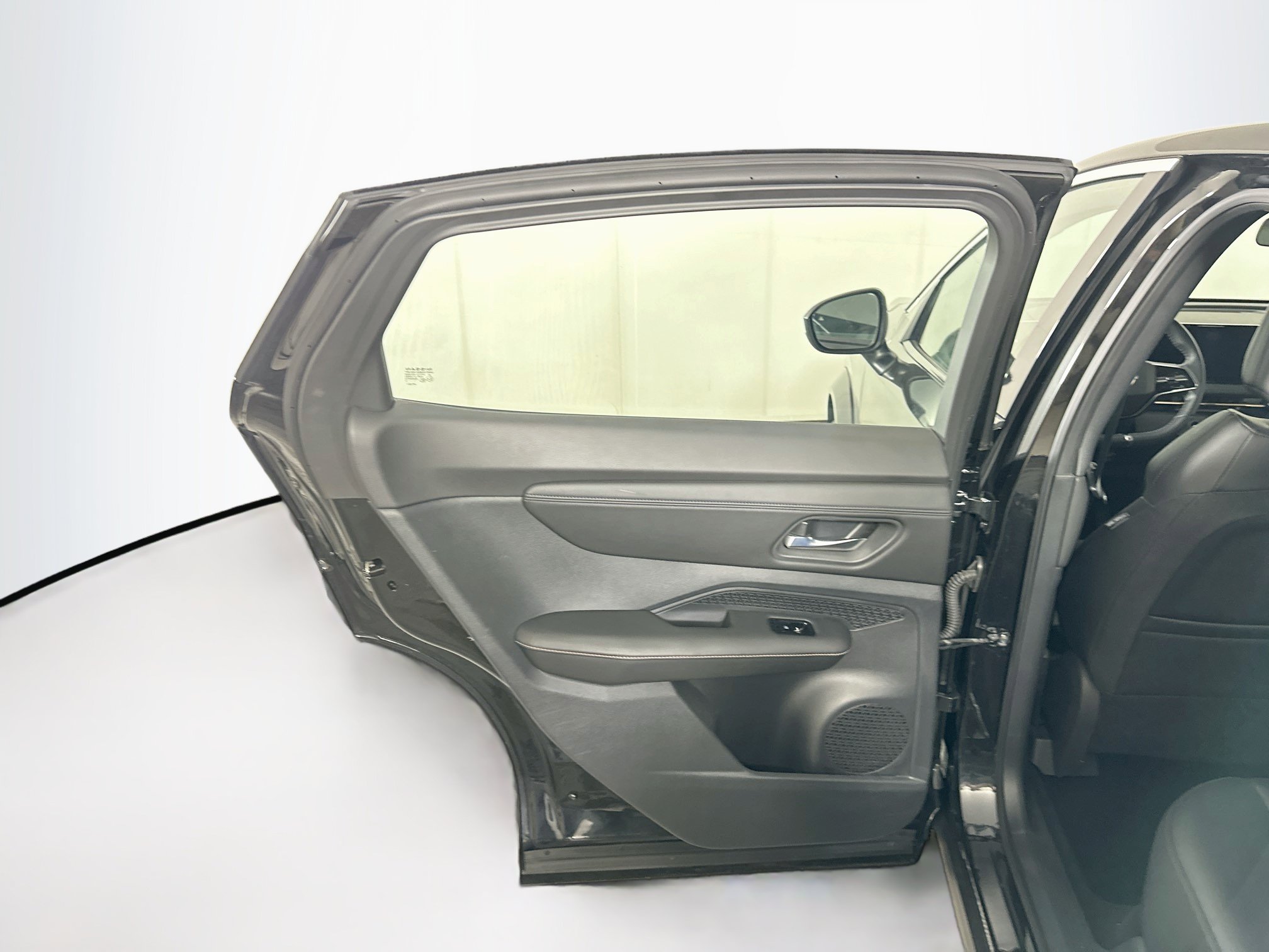 Used 2023 Nissan Ariya FWD image 26