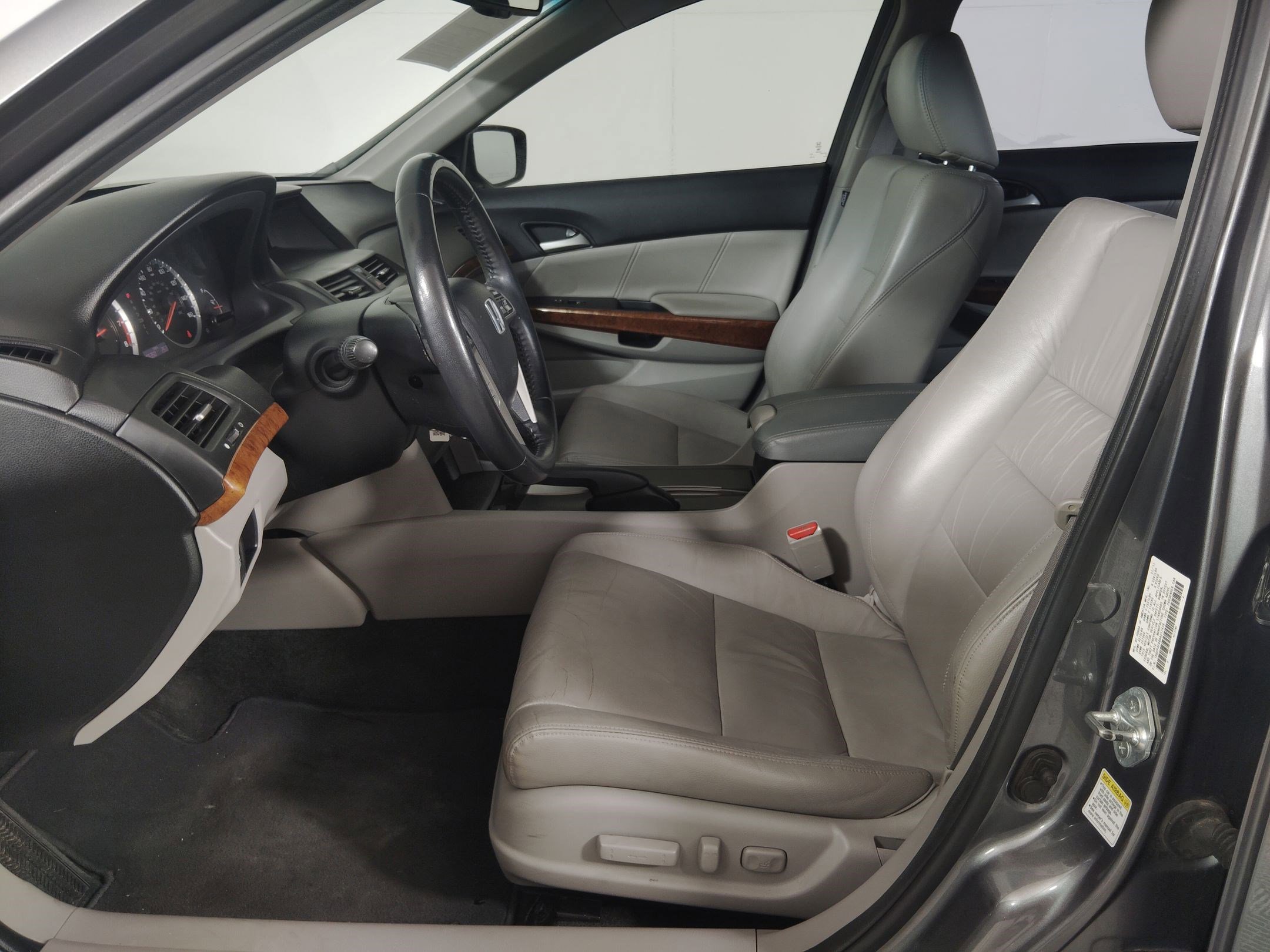 Used 2011 Honda Accord EX-L image 5