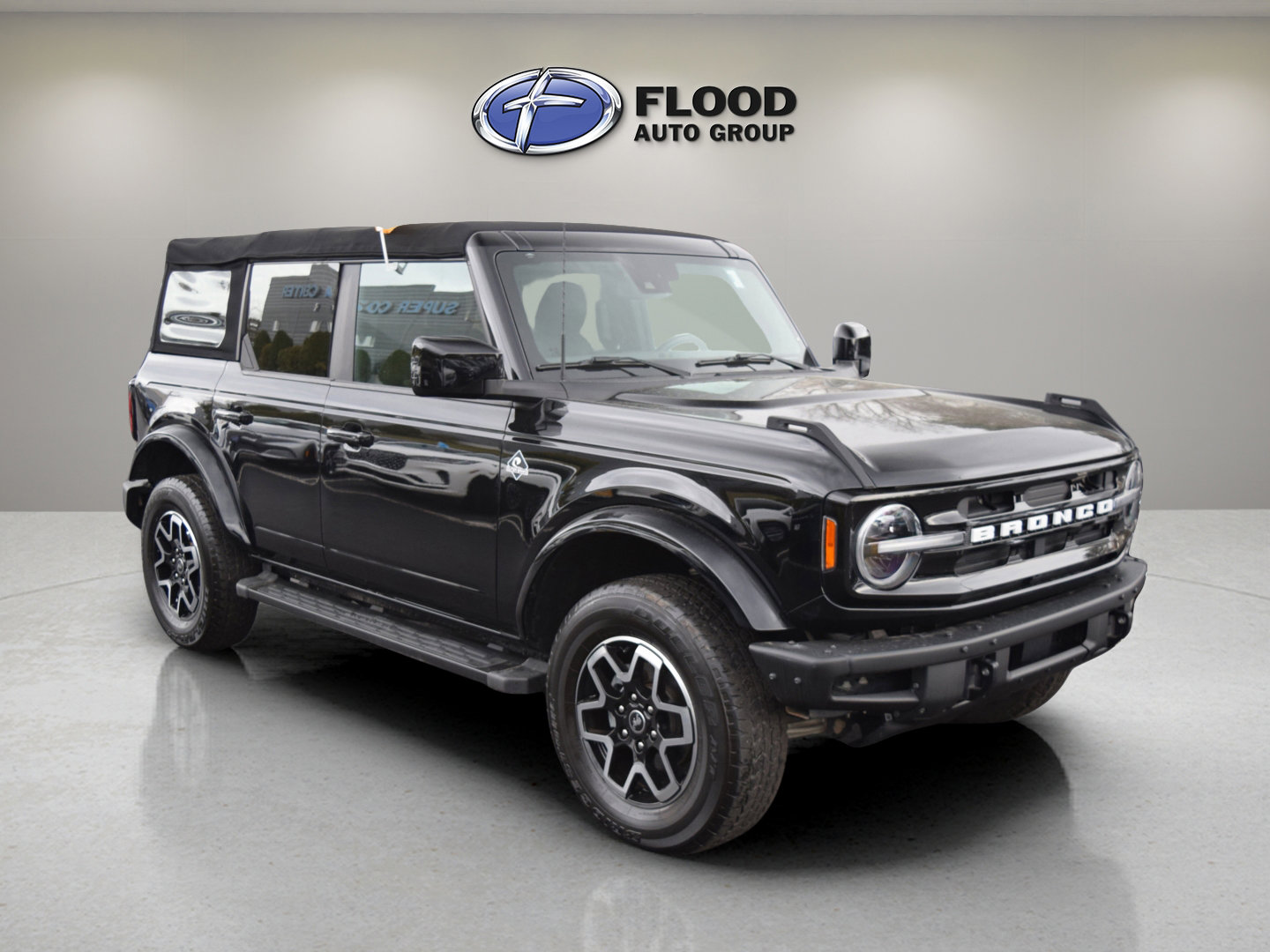 Used 2022 Ford Bronco Outer Banks image 1