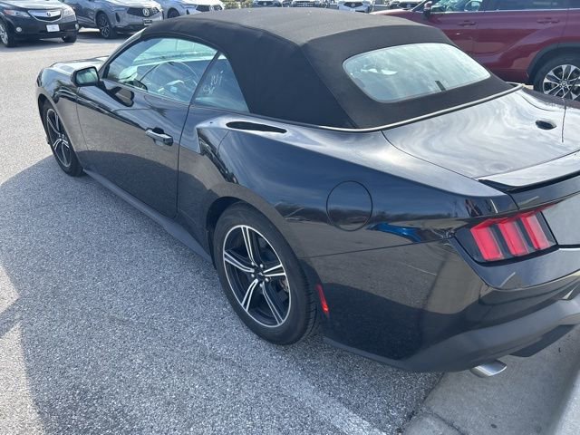 Used 2025 Ford Mustang Premium image 2