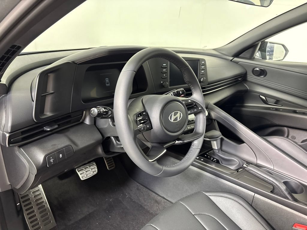 New 2026 Hyundai Elantra SEL Sport FWD image 16