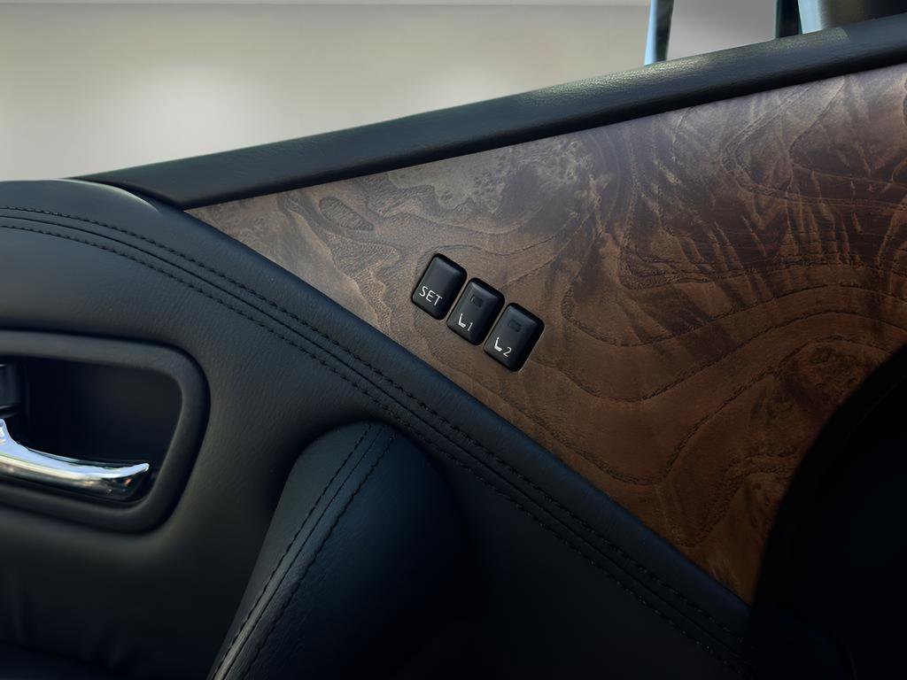 Used 2023 Nissan Armada SL w/ Captain's Chairs Package image 19