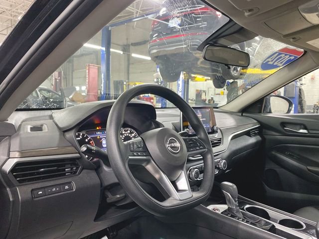 Used 2024 Nissan Altima 2.5 SV image 10