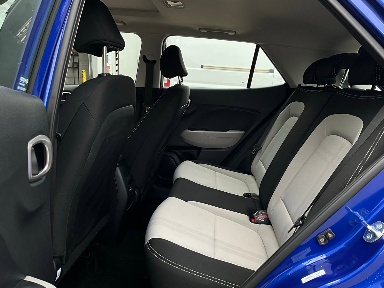 Used 2025 Hyundai Venue SEL image 11