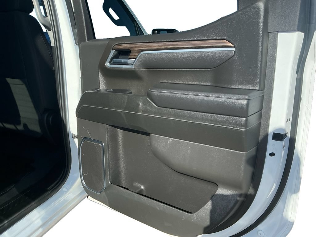 Used 2025 Chevrolet Silverado 1500 LT AWD/4WD image 18