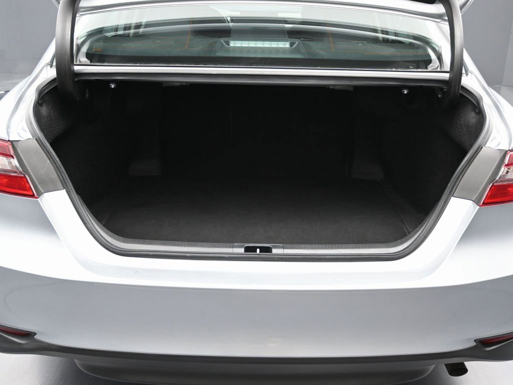 Used 2024 Toyota Camry LE image 13