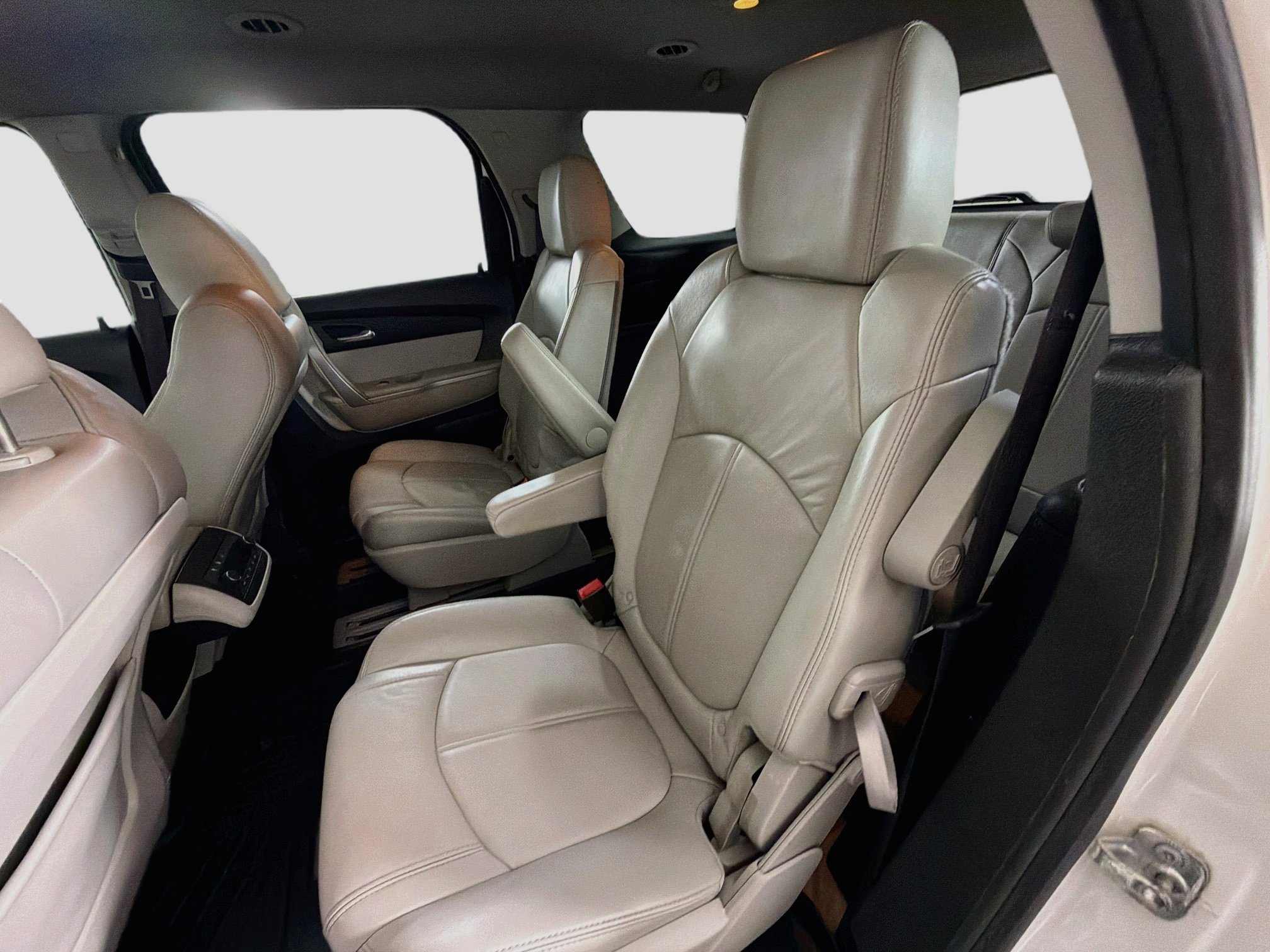 Used 2012 GMC Acadia SLT FWD image 26
