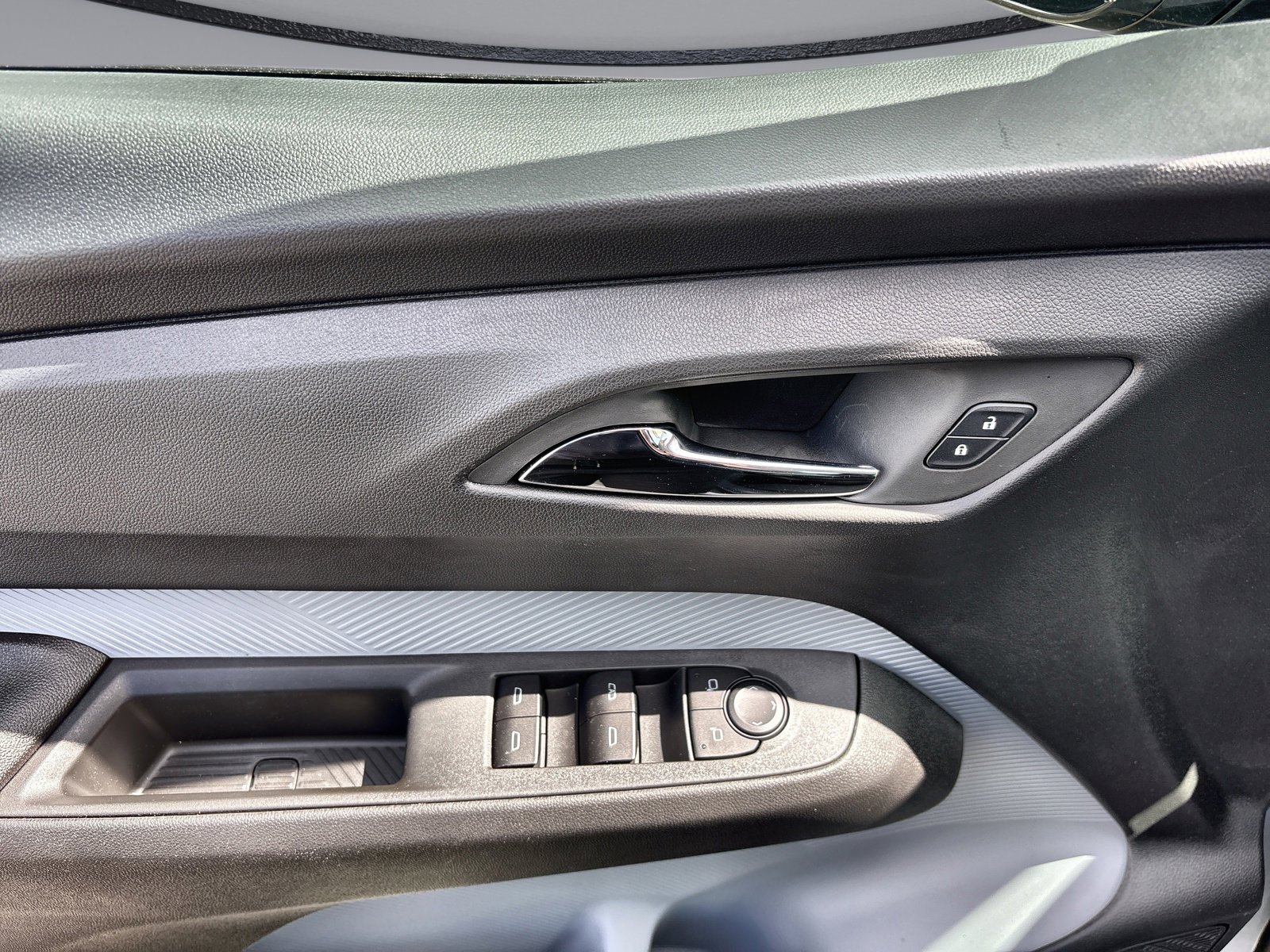 New 2027 Chevrolet Bolt RS FWD image 21